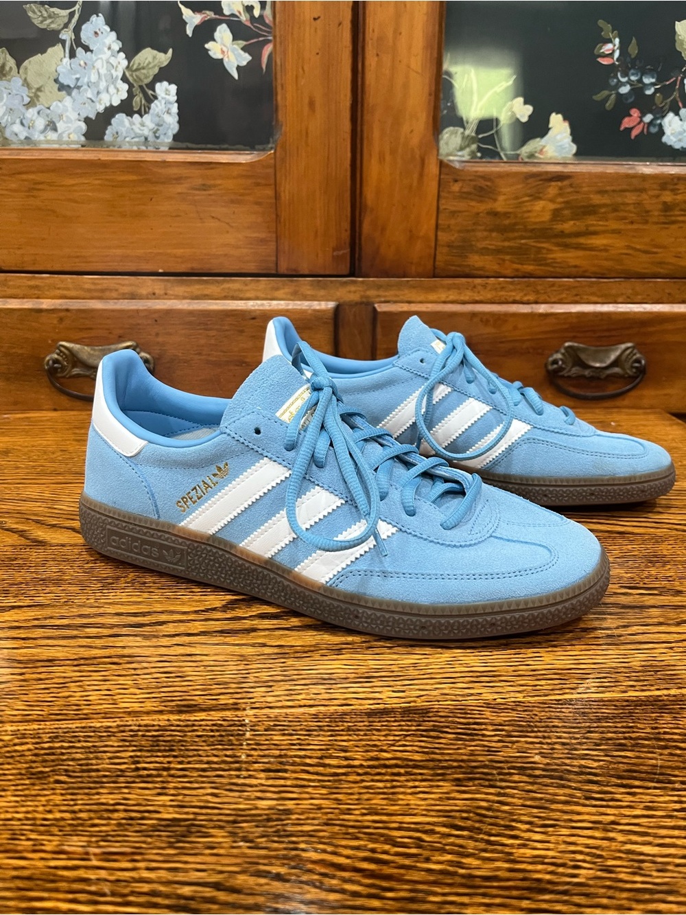 Men’s Adidas Handball Spezial Size 8 – Light Blue/White Suede Gum Sole - Picture 2 of 9